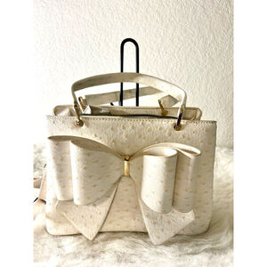 NWOT Crossi NY square Ostrich Bow Shoulder Handbag Detachable Crossbody Strap